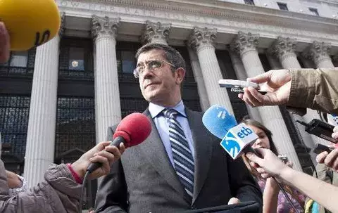 ETA anuncia el fin de medio siglo de actividad armada