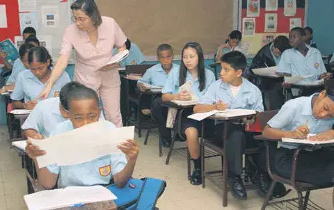 Educadores molestos por  asignación de plazas  
