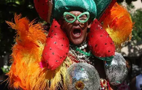 Río de Janeiro se llenan de música y fiesta antes del carnaval