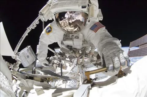 Repararon Estación Espacial con un cepillo de dientes