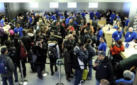 Largas filas de espera en Nueva York para adquirir el nuevo iPad