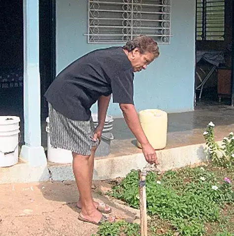 Un día sin luz ni agua en 10 sectores de Herrera 