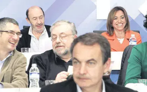 Zapatero pide debate “ejemplar” entre candidatos del PSOE 
