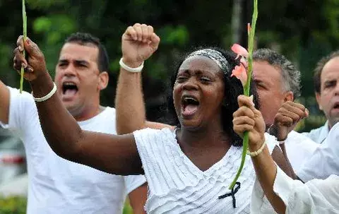 Damas de Blanco dicen que su lucha continúa en la primera marcha sin Pollán