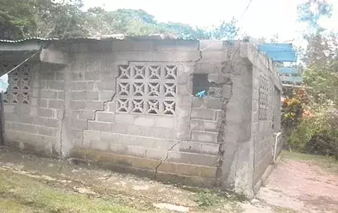 Familias en Barrigón temen que  sus viviendas les caigan encima  