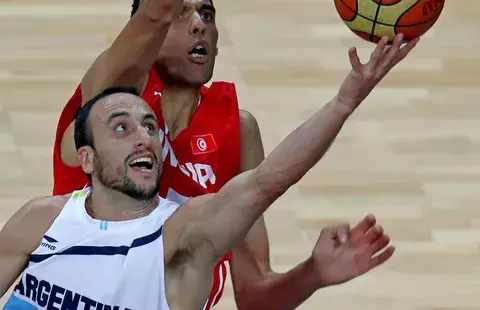 Ginóbili da una clase magistral ante Túnez