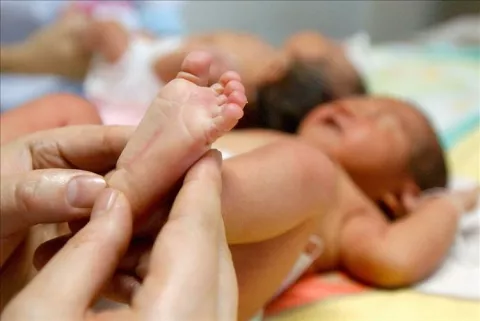 Primer niño en nacer en Honduras en 2013, pesó unos 3,6 kilos 