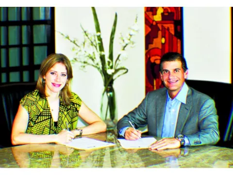 Firma de alianza comercial