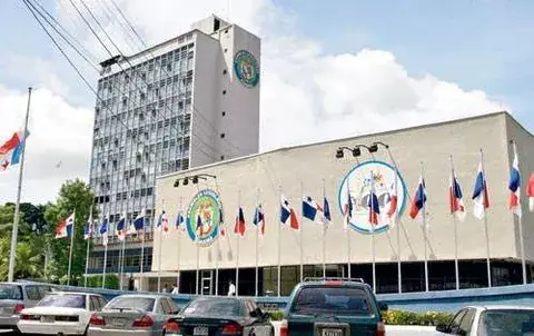 Asamblea contrata servicios de empresa de Aris de Icaza 