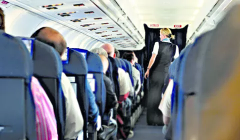 ¿Pollo o pasta? Comer bien en clase turista