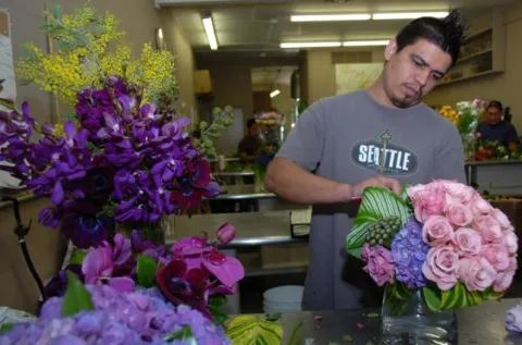 Las flores artificiales son delicadas como las naturales