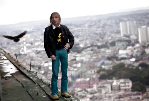 "Hombre Araña" desafiará a las alturas escalando un edificio de 27 pisos
