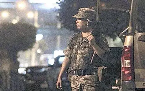Soldados rescatan a 61 secuestrados 