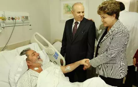 Rousseff visita a Lula y afirma que antecesor desfilará en próximo carnaval