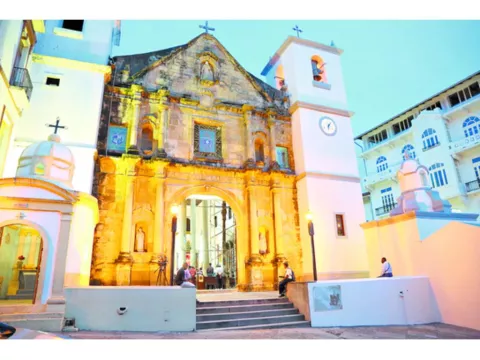 Torres y  campanas, atractivos  turísticos