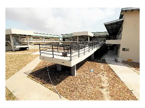 Escuelas modelo siguen en proceso de construcción y equipamiento 