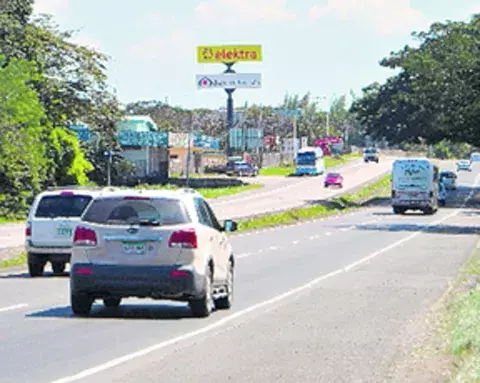 Como medida preventiva solamente se podrá conducir a 60 km por hora 