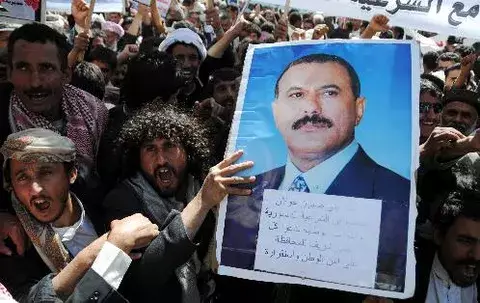 El Parlamento del Yemen aprueba la ley de inmunidad para el presidente Saleh