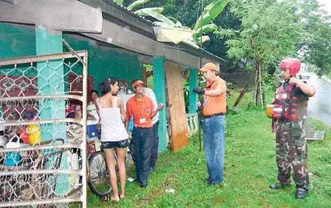 Crecida de río afecta  a 4 viviendas en Barú 