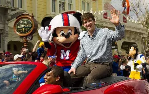Eli Manning celebra en Disney World su victoria en el Super Bowl