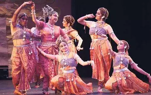 Danza clásica  “Odissi y  Chhau” con Shyama 