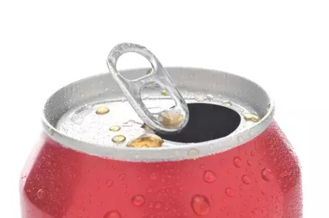 Crean una lata que se auto enfria en tres minutos