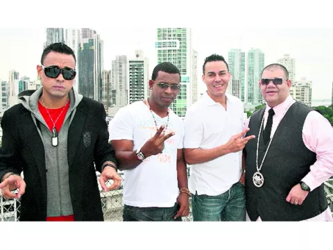 El Comando se manda hacer ‘t-shirts’ con caricaturas 