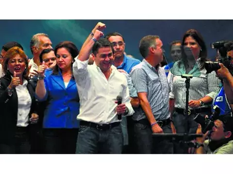 Juan Orlando Hernández gana comicios en Honduras 