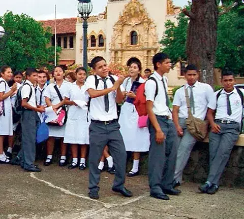 Hoy se reanundan   las clases  en la Normal  
