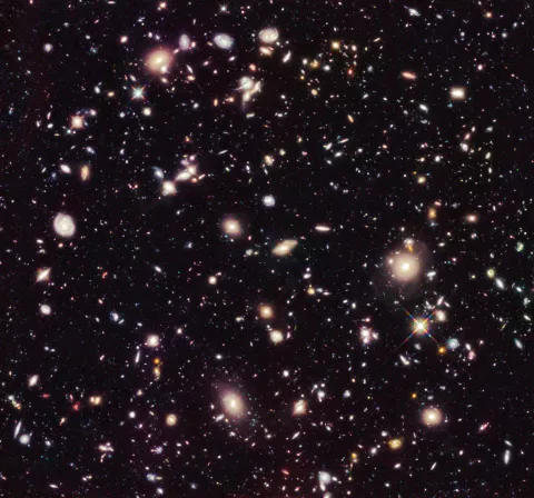 El telescopio Hubble descubre un grupo de galaxias primitivas