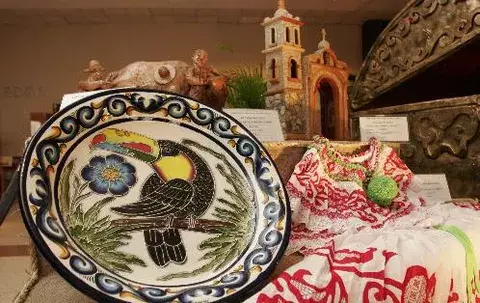 Artesanos panameños afectados por los "souvenirs" industrializados
