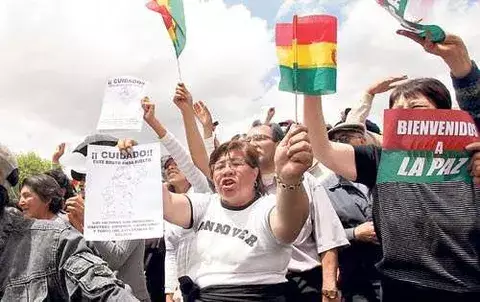 Indígenas llegan a La Paz para negociar con Evo Morales 