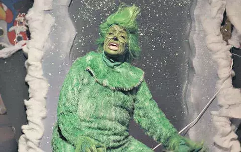 Él también tiene su corazoncito Grinch busca llamar la atención 
