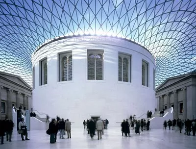 Obras de arte hace más de 40.000 años se exhiben en museo británico