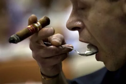 Un grupo de chefs croatas  crean exóticos platillos con habanos de Cuba