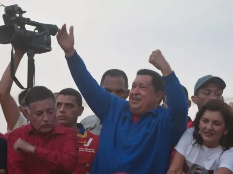 Chávez vuelve a pasar con la caravana de las peticiones