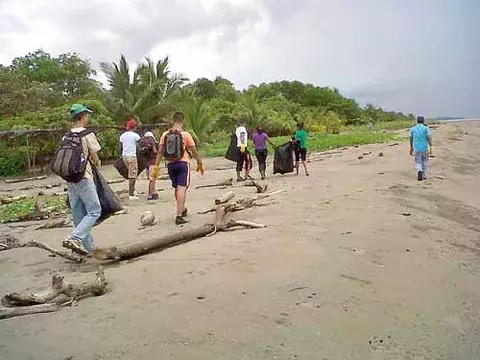  Jornada de limpieza de playas en San Félix 