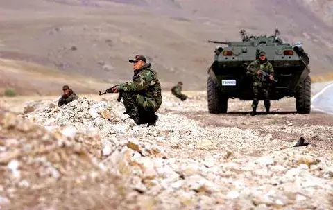 Turquía ataca por tierra y aire a PKK en el norte de Irak tras el atentado