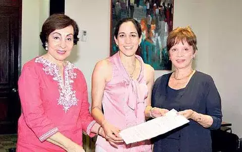 INAC entrega aporte  a Teatro en Círculo  