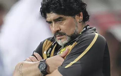 Maradona, operado en Dubái de cálculos renales