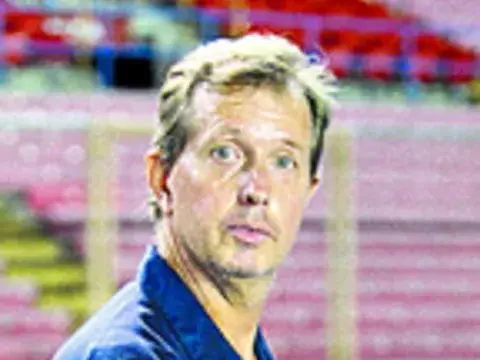 Stempel no quiere que Brown le diga adiós al fútbol tras la final 