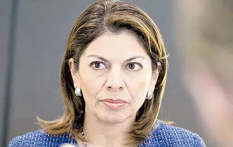 Déficit fiscal   podría  convertirse en  crisis  