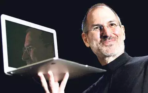Fallece el visionario y genio creativo de los negocios 