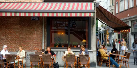 Playboy abrirá locales nocturnos y cafés alejados del desnudo