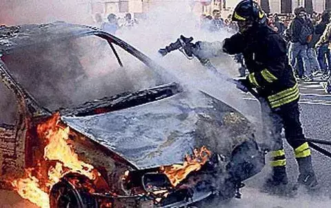 Autoridades hacen balance de daños tras disturbios 