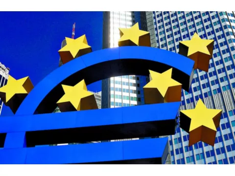 Francia debe reducir su deuda para mejorar economía 