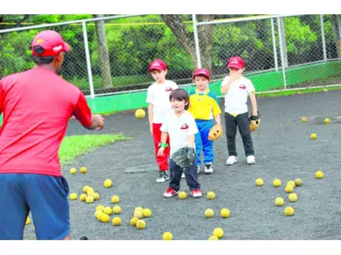 Un formador de nuevos talentos en el Parque Omar 
