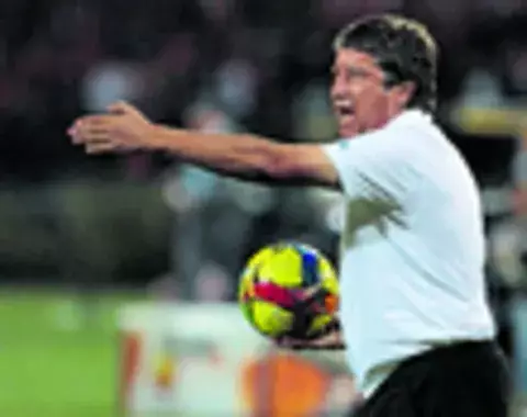 Paraguay y Perú sueñan con tener a ‘El Bolillo’ como su entrenador  