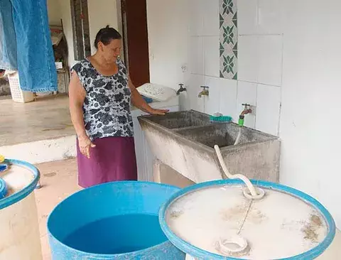  Santiagueños pasan calvario para conseguir agua potable 
