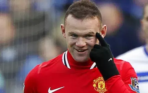 Rooney lanza al Manchester United hacia el liderato 